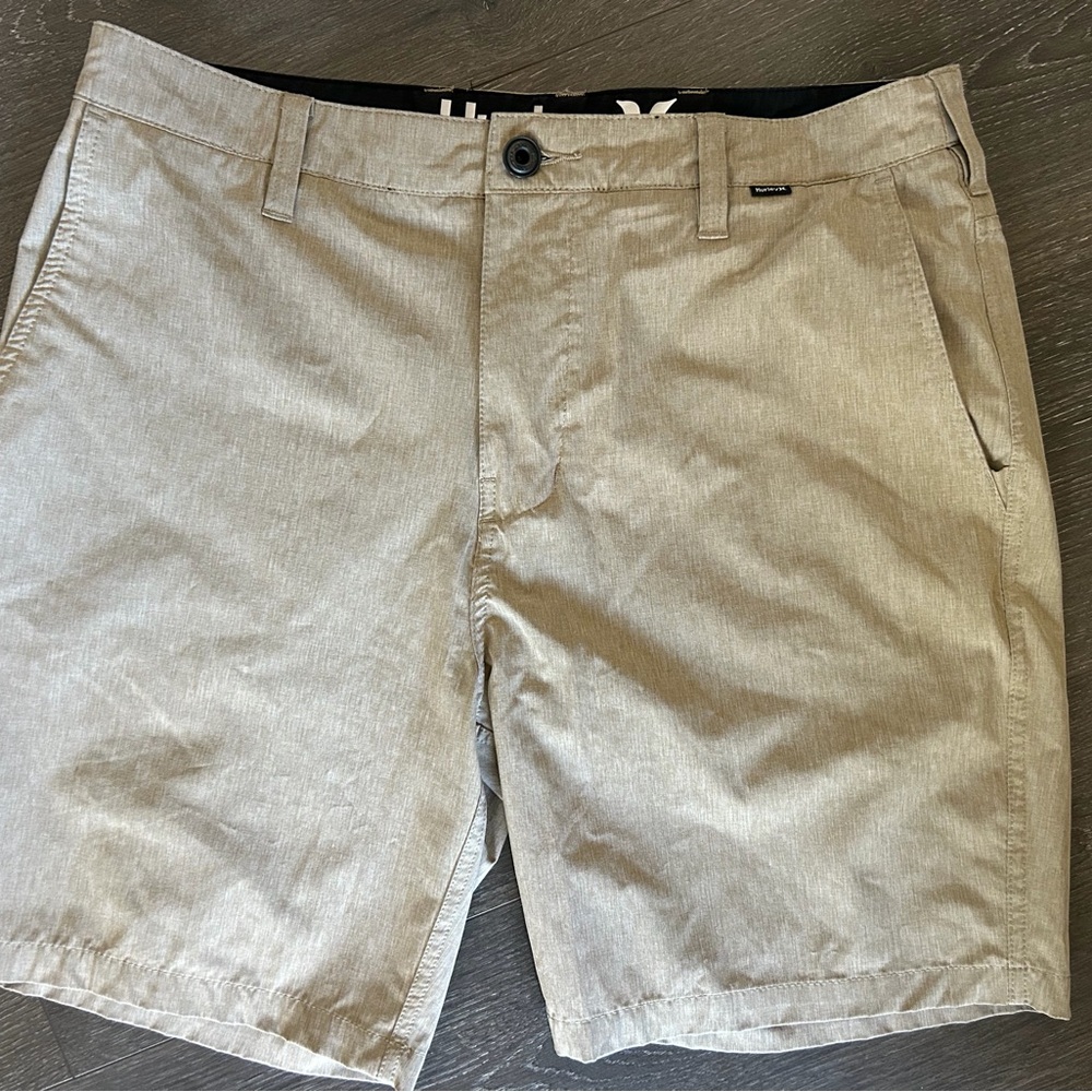 Hurley Men's Light Tan phantom Shorts Sz 32